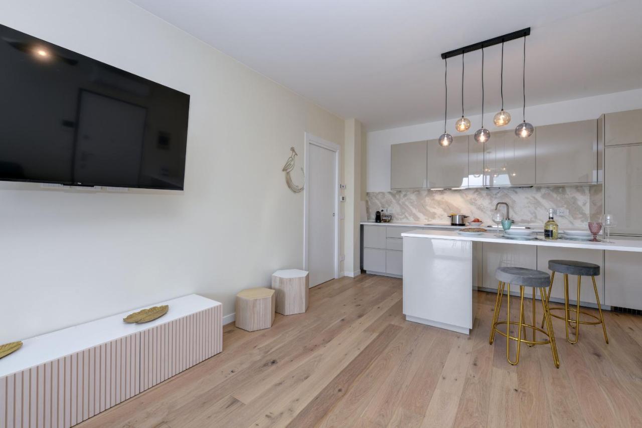 Opalia Residence - Garda Lake Lifestyle Apartment Peschiera del Garda Luaran gambar